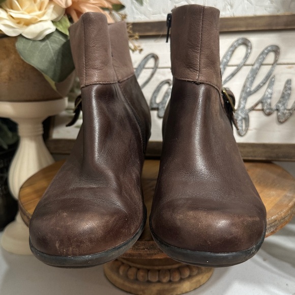 Clarks leather booties - Picture 2 of 8